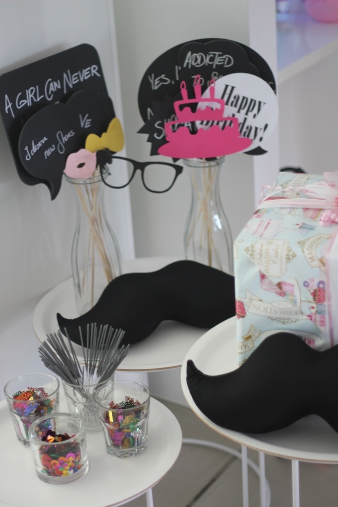 photo booth schilder, photo booth props