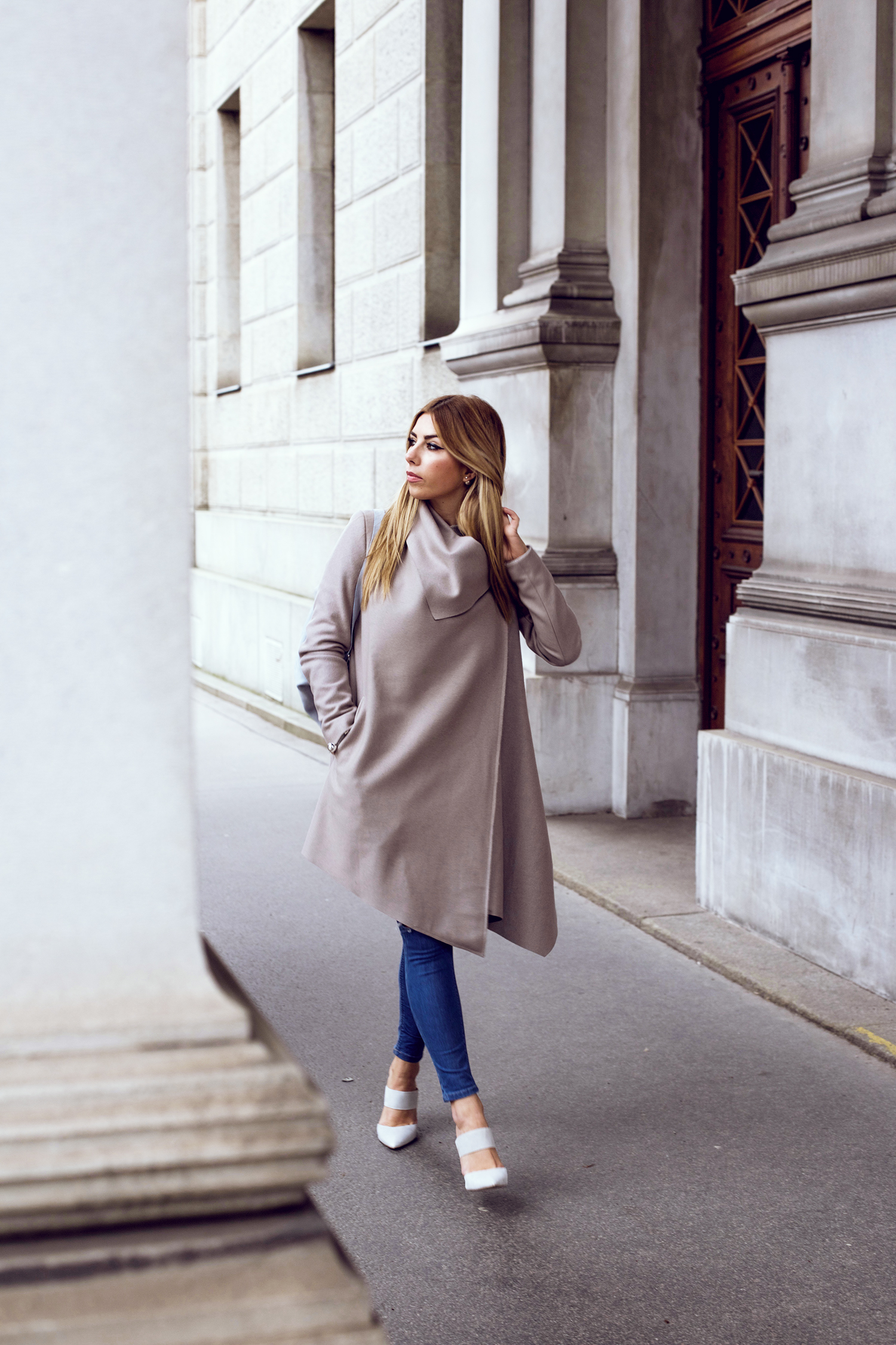 Fashion_Blogger_Luisa_Lion_in_Vienna_Streetstyle_Winter