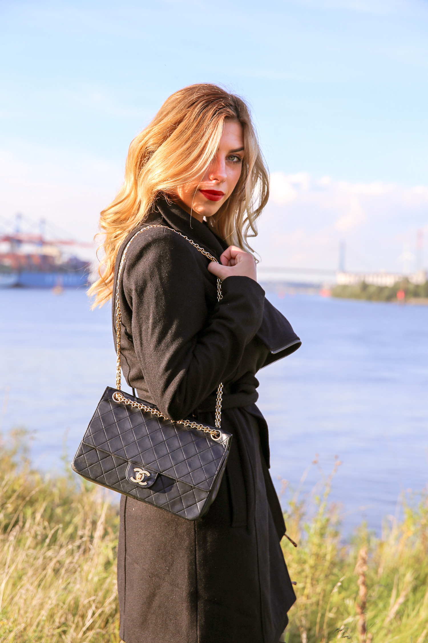Luisa_Biggest_German_Fashion_Blogger_Chanel_Bag_Hamburg
