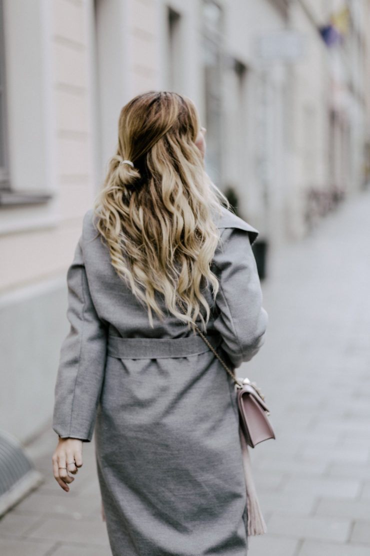Back View, grey Wintercoat
