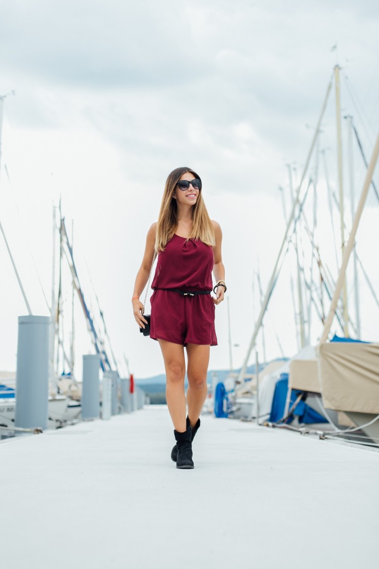 short jumpsuit bordeaux, belt valentino