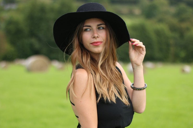 schwarzer wollhut, black hat