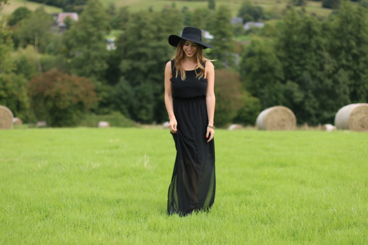 langes schwarzes kleid edited
