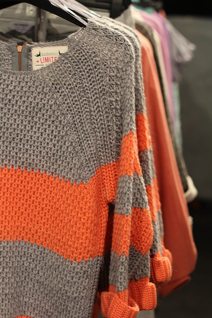 pullover grau orange c&a