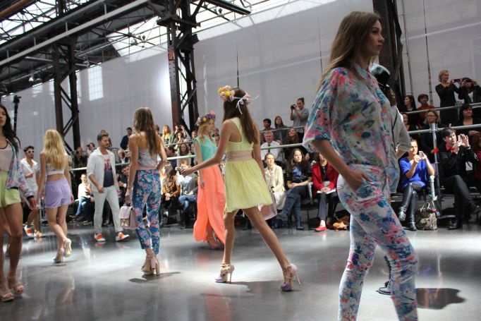fashion show blogger