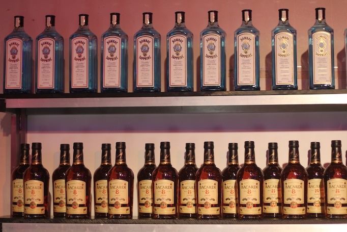 bacardi flasche alkohol