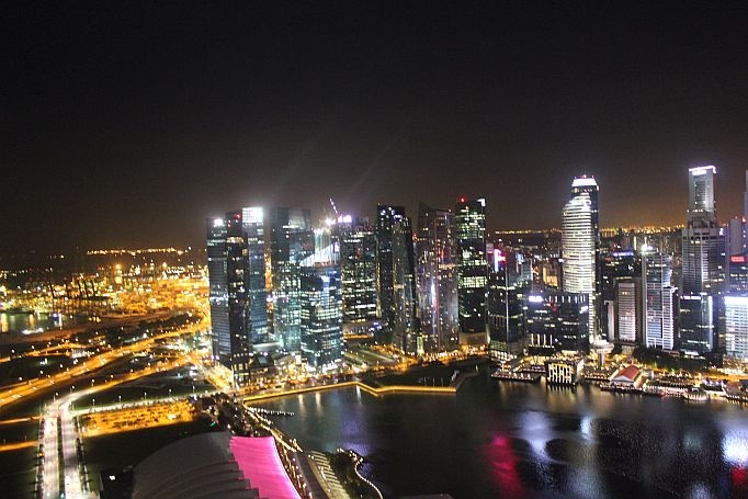 singapur by night skyline