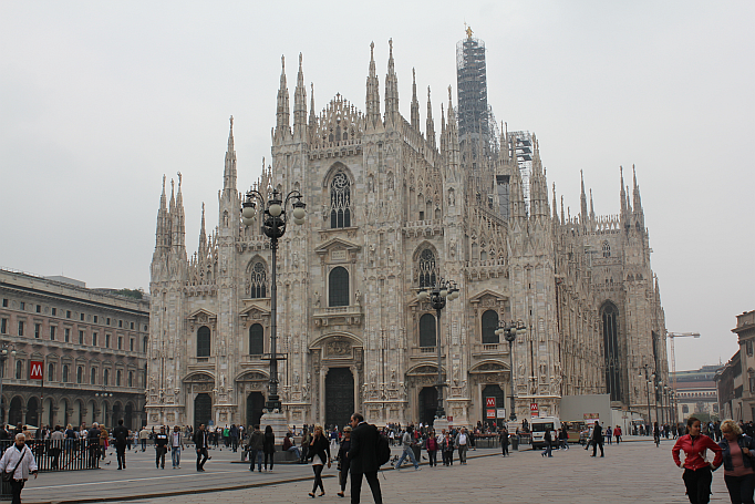 Luna and Luisa take Milan - Day 1