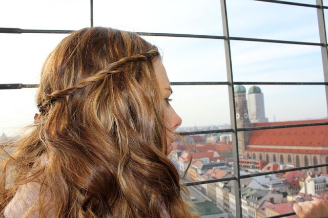 Munich from above, Bayrischer Hof and Tommy Hilfiger Shopping Window with real Models