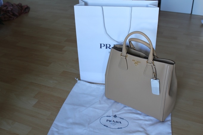 prada handtasche beige