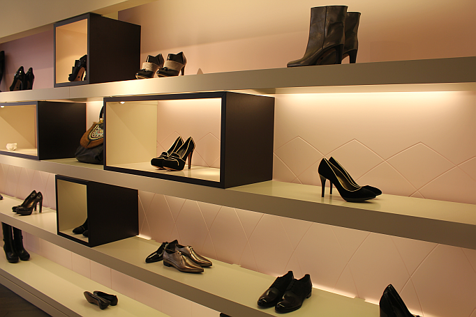 NAVYBOOT Showroom - shoes and bags to die for!