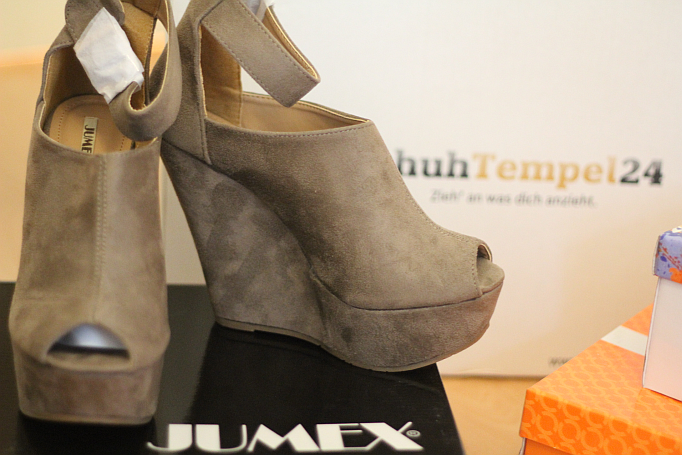 olive graue Wedges Jumex