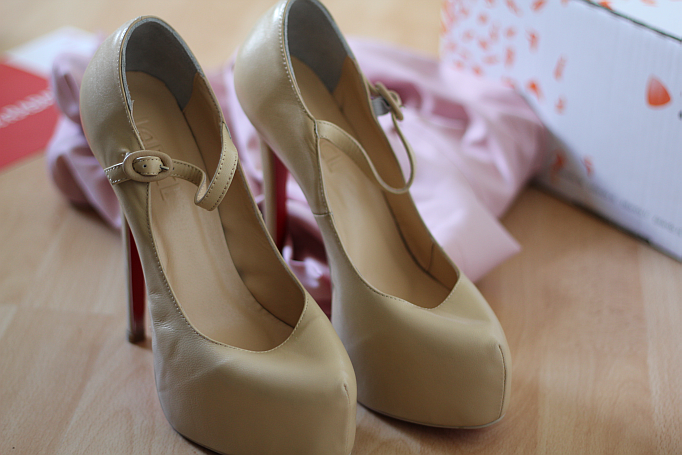 beige heels Sheinside