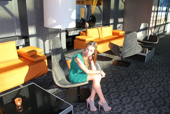 new new new : Colour-Blocking with the Interieur