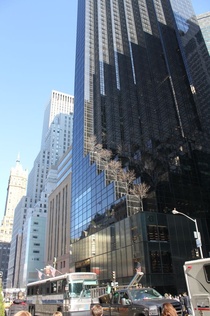 NYC: Welcome to 5th Avenue