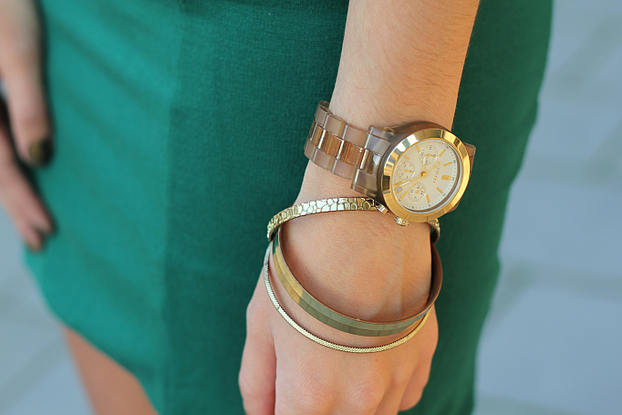 Oufit: Green Dress & Michael Kors belt