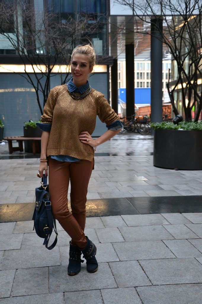 Outfit: Golden Days