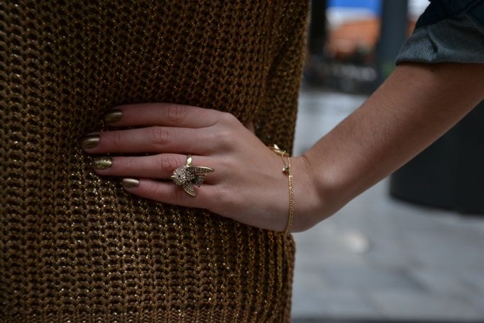 Outfit: Golden Days
