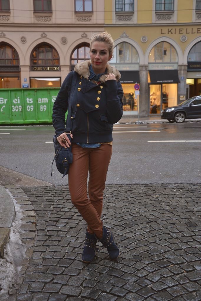 Outfit: Golden Days