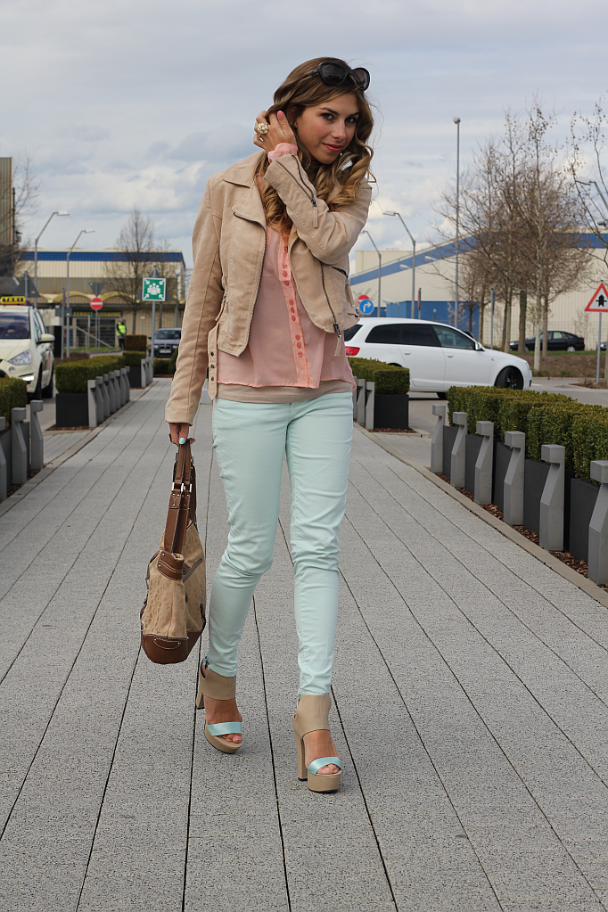 Outfit: Pastel Love