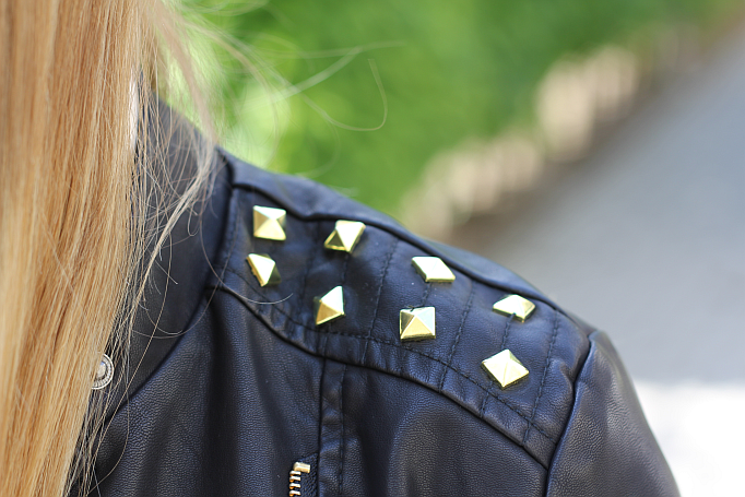 Outfit: Studded Black  & Beige