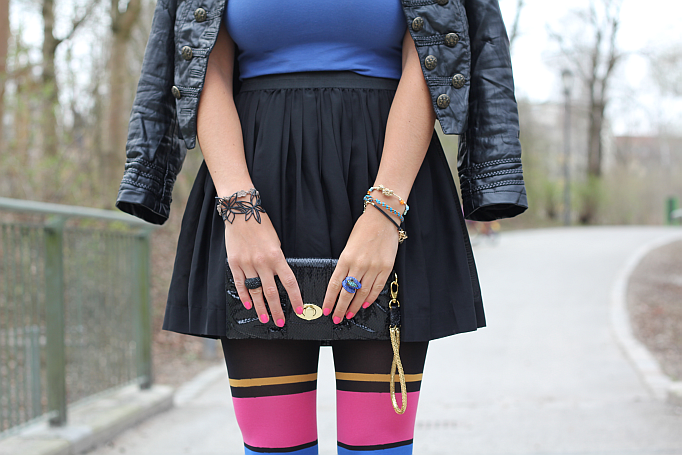 Outfit: Those colored tights..
