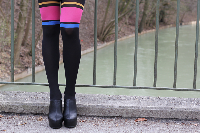Outfit: Those colored tights..