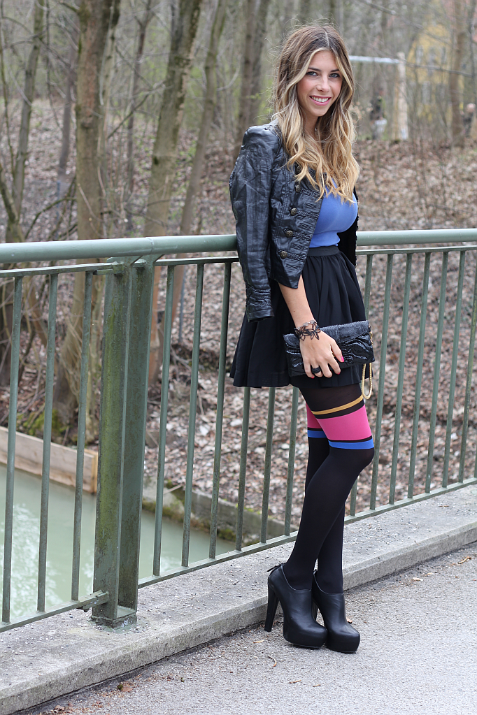 Outfit: Those colored tights..