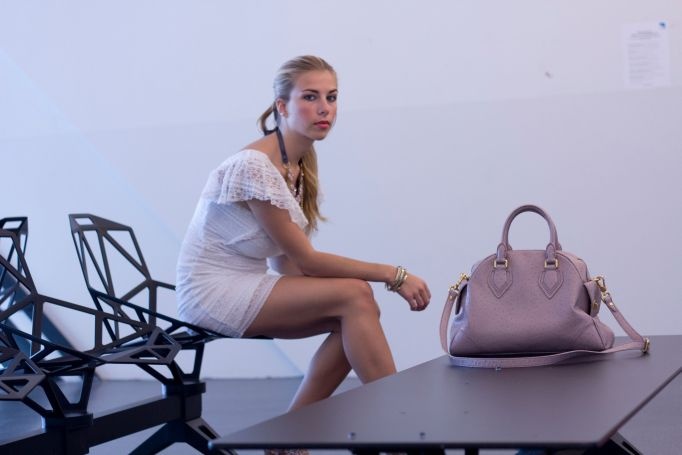 Outfit: White lace and lilac Flowers ( & my new Marc Jacobs bag)