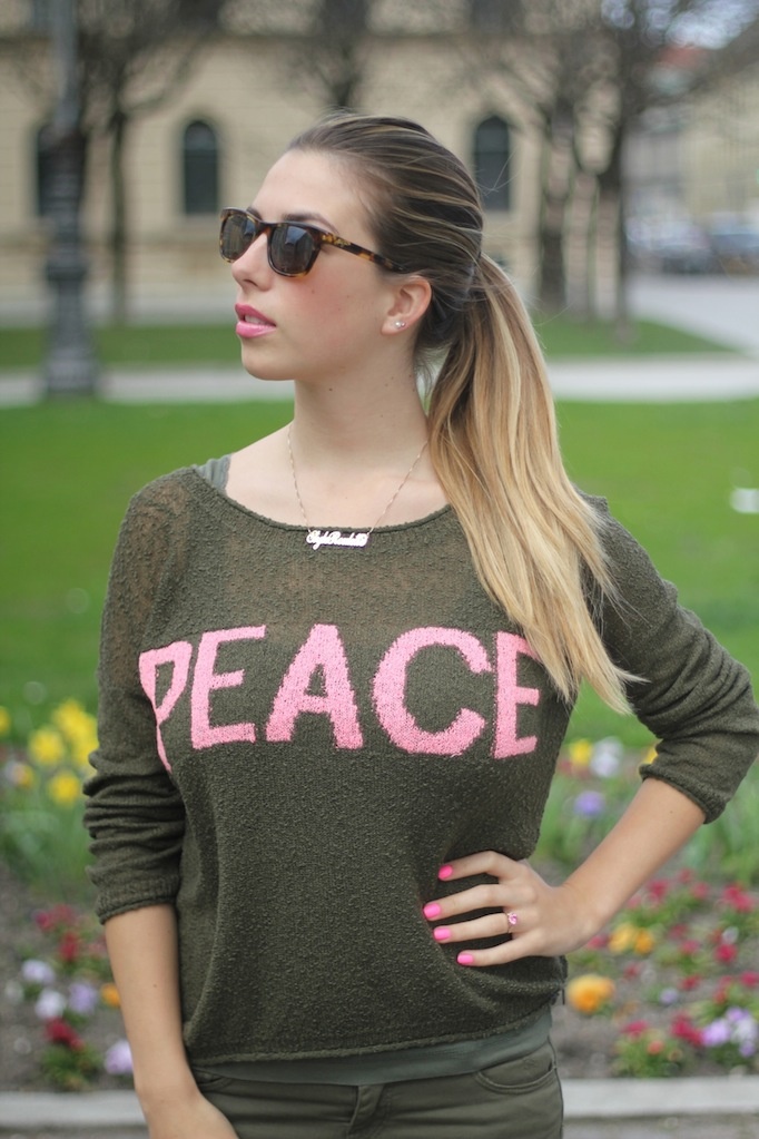 peace pullover green pink
