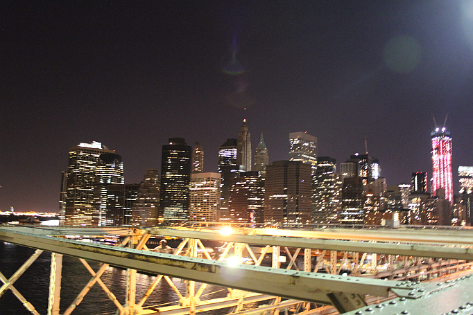 brooklyn bridge by night