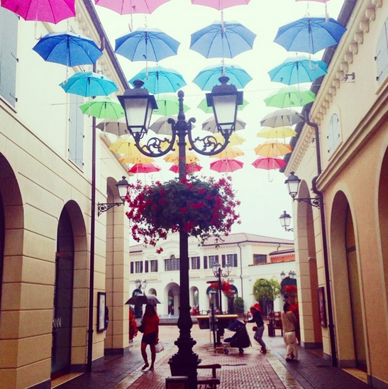shopping at macarthur glen outlet
