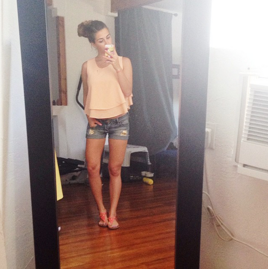 summer outfit with short jeans