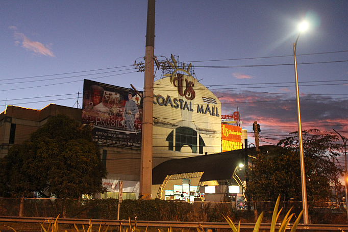 shopping in manila