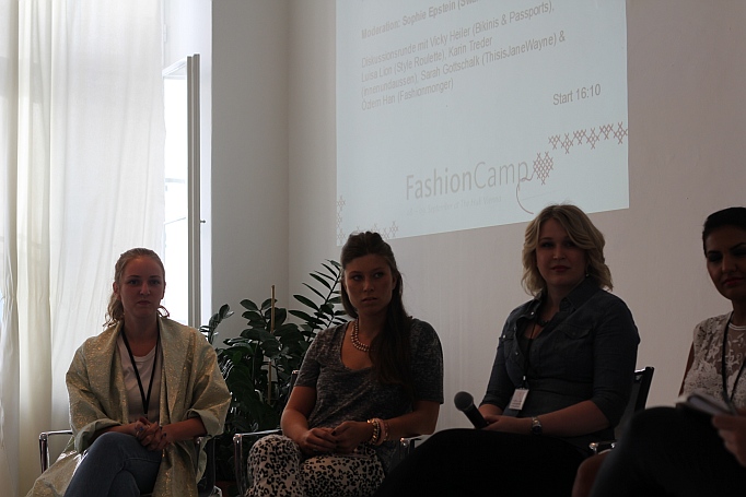 diskussionsrunde beim fashioncamp